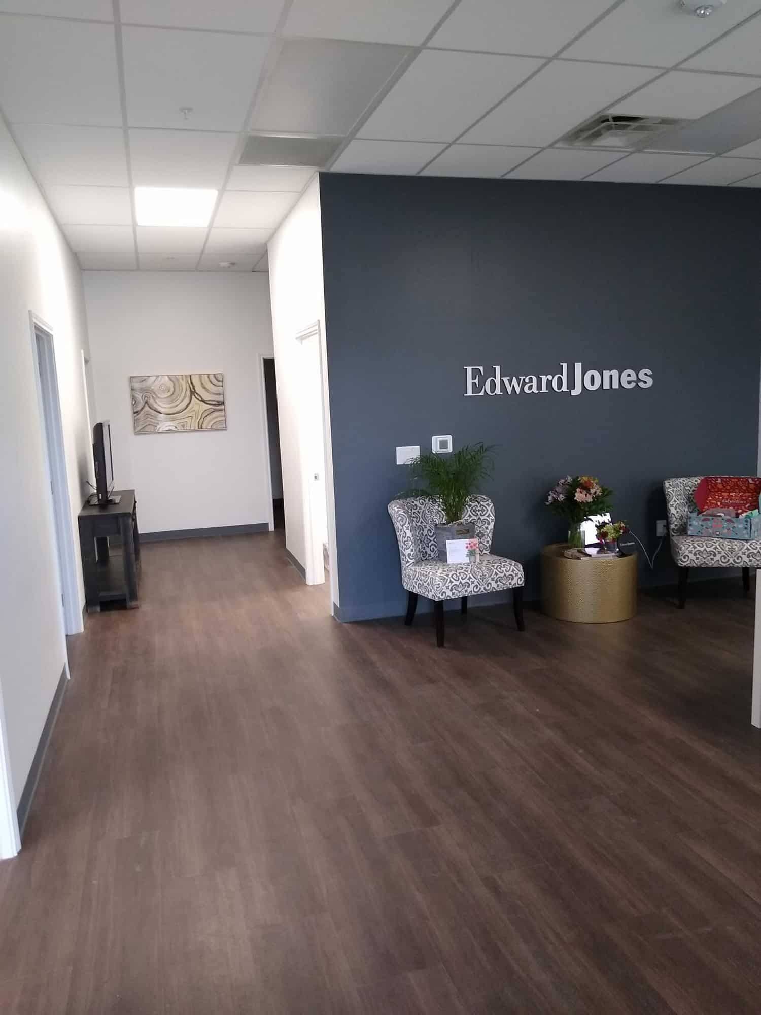 A further phase of the Edward Jones shell space finish-out in West Frisco, TX